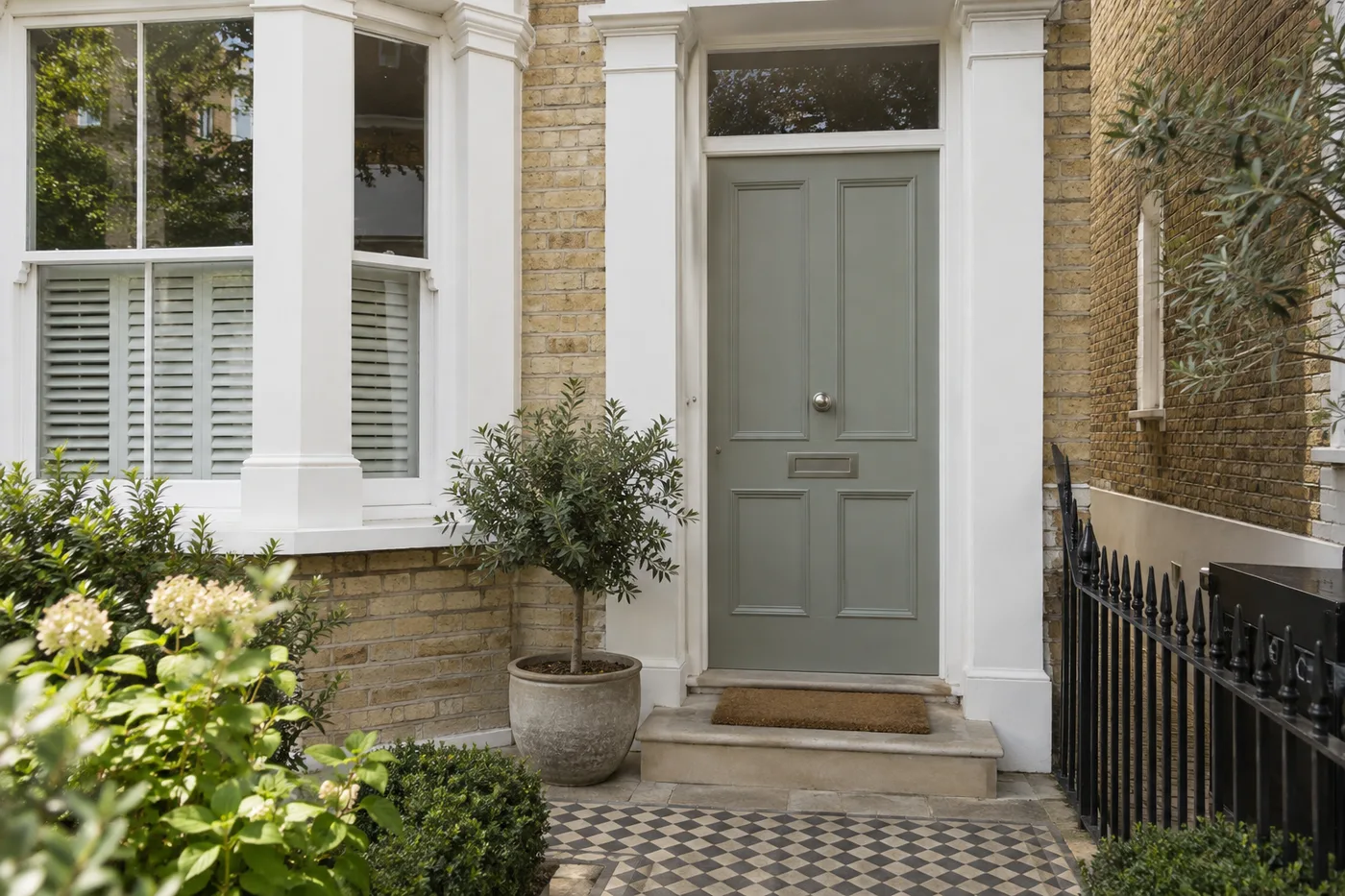 London home entrance reference
